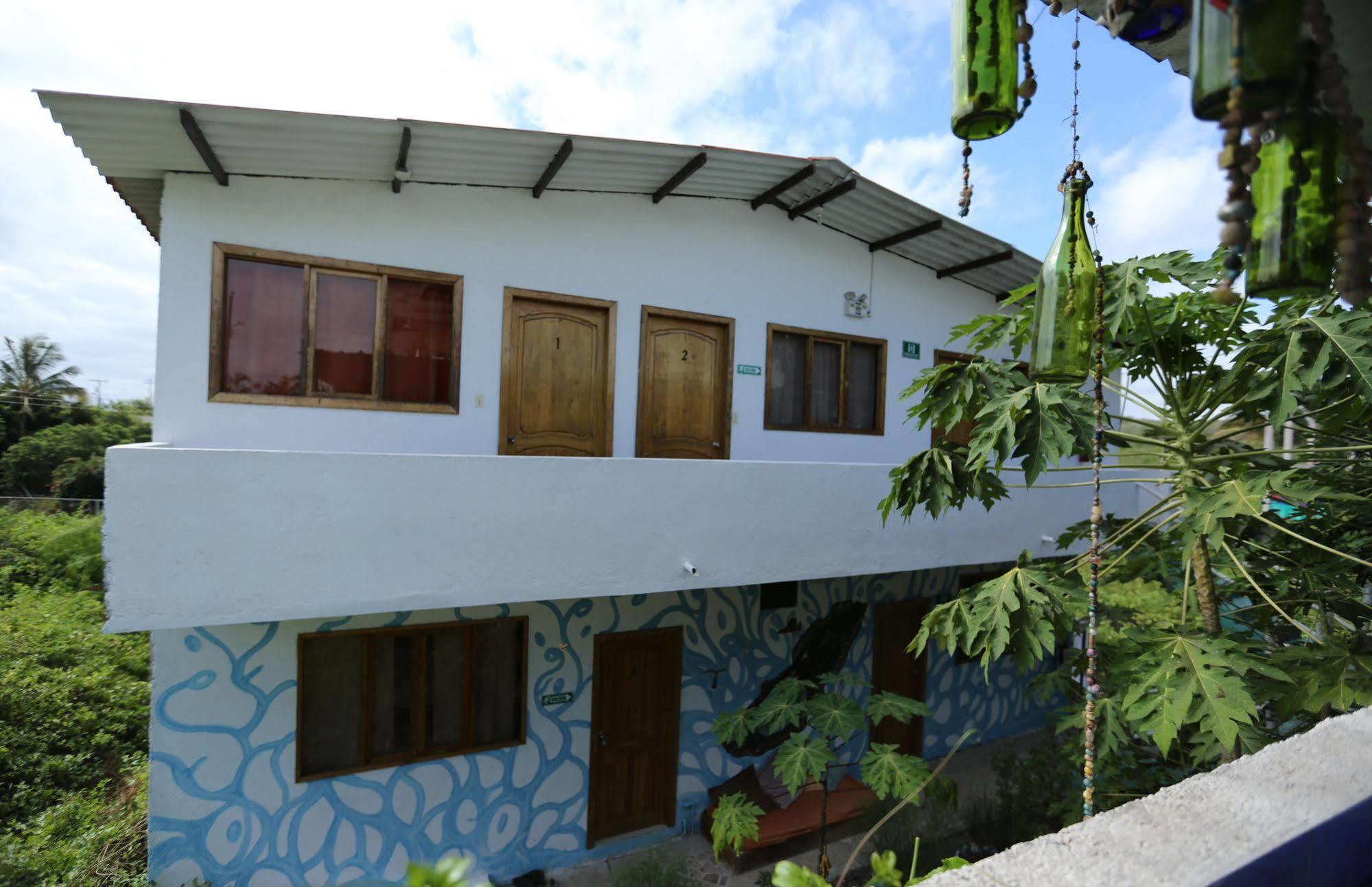 La Casita De La Isla Hotel Puerto Baquerizo Moreno Exterior photo